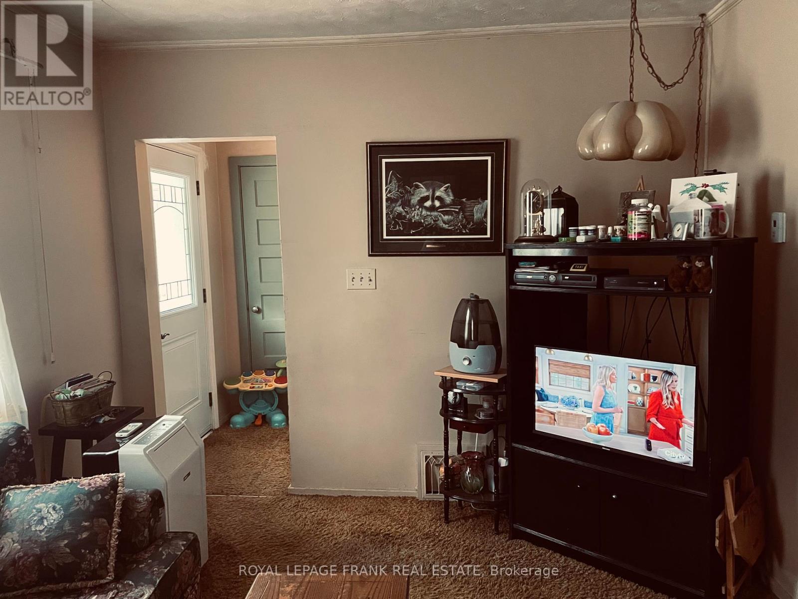 541 Mckellar Street, Peterborough South (West), Ontario  K9J 1R1 - Photo 3 - X12251590