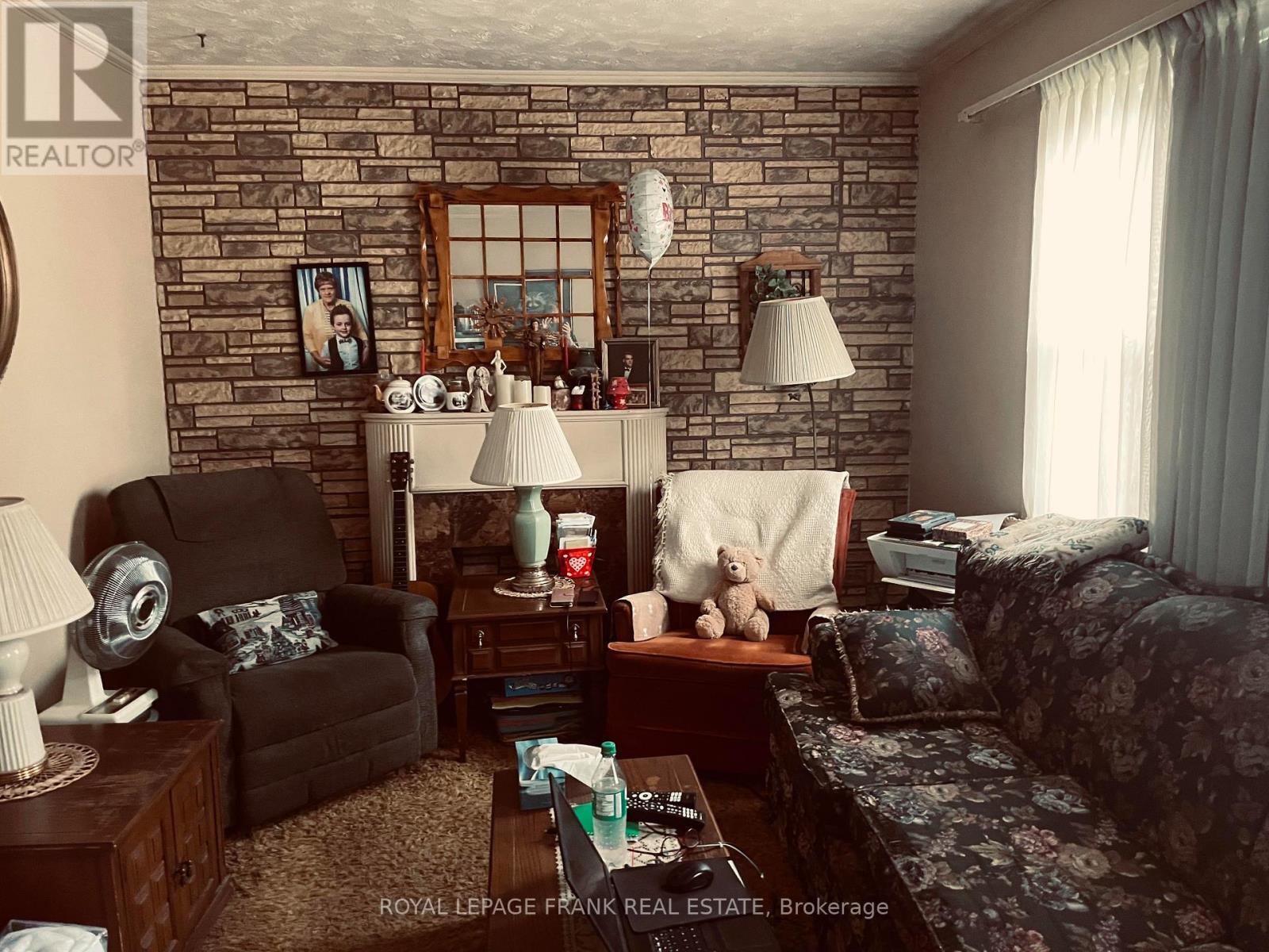 541 Mckellar Street, Peterborough South (West), Ontario  K9J 1R1 - Photo 4 - X12251590