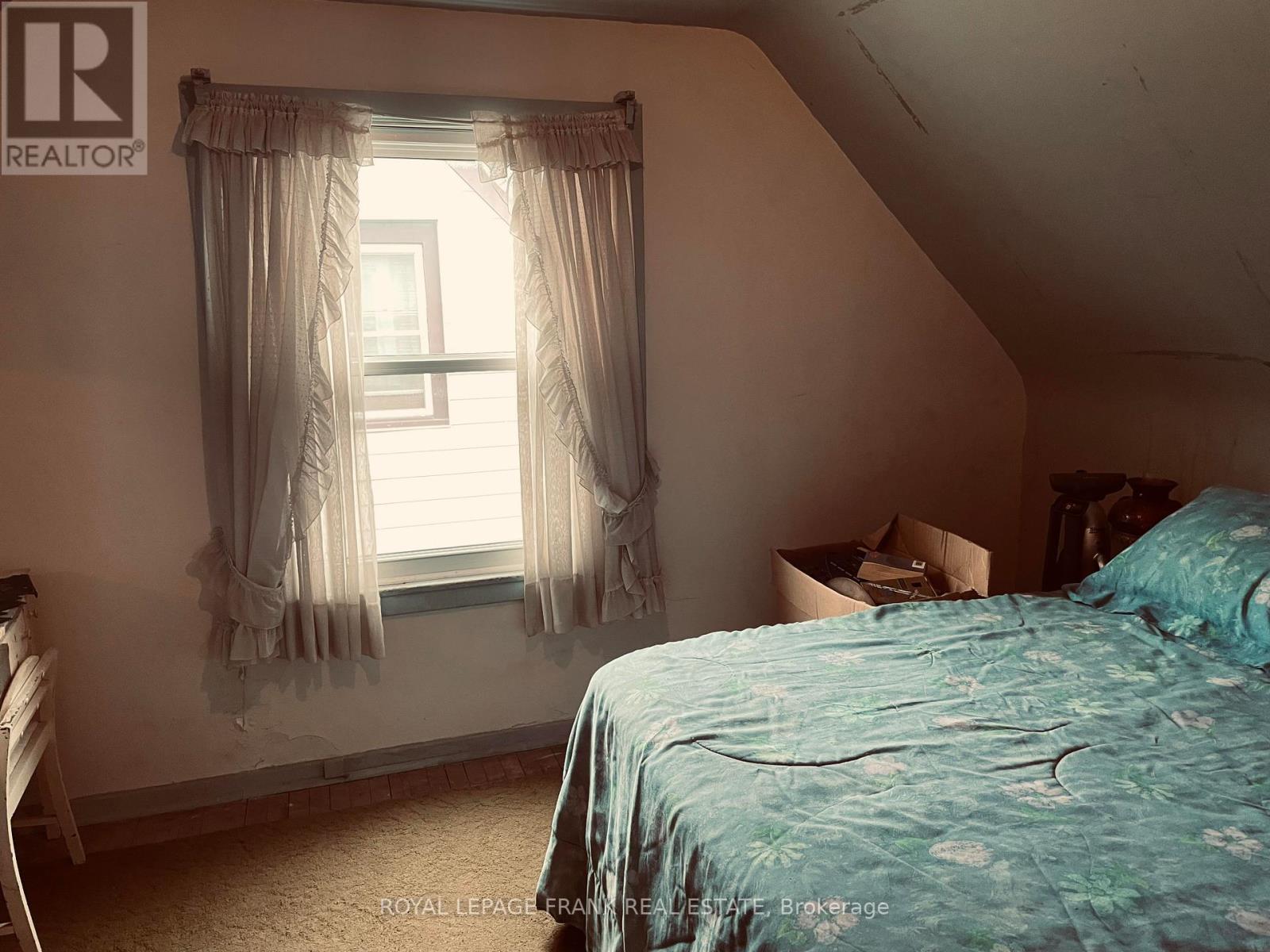 541 Mckellar Street, Peterborough South (West), Ontario  K9J 1R1 - Photo 9 - X12251590