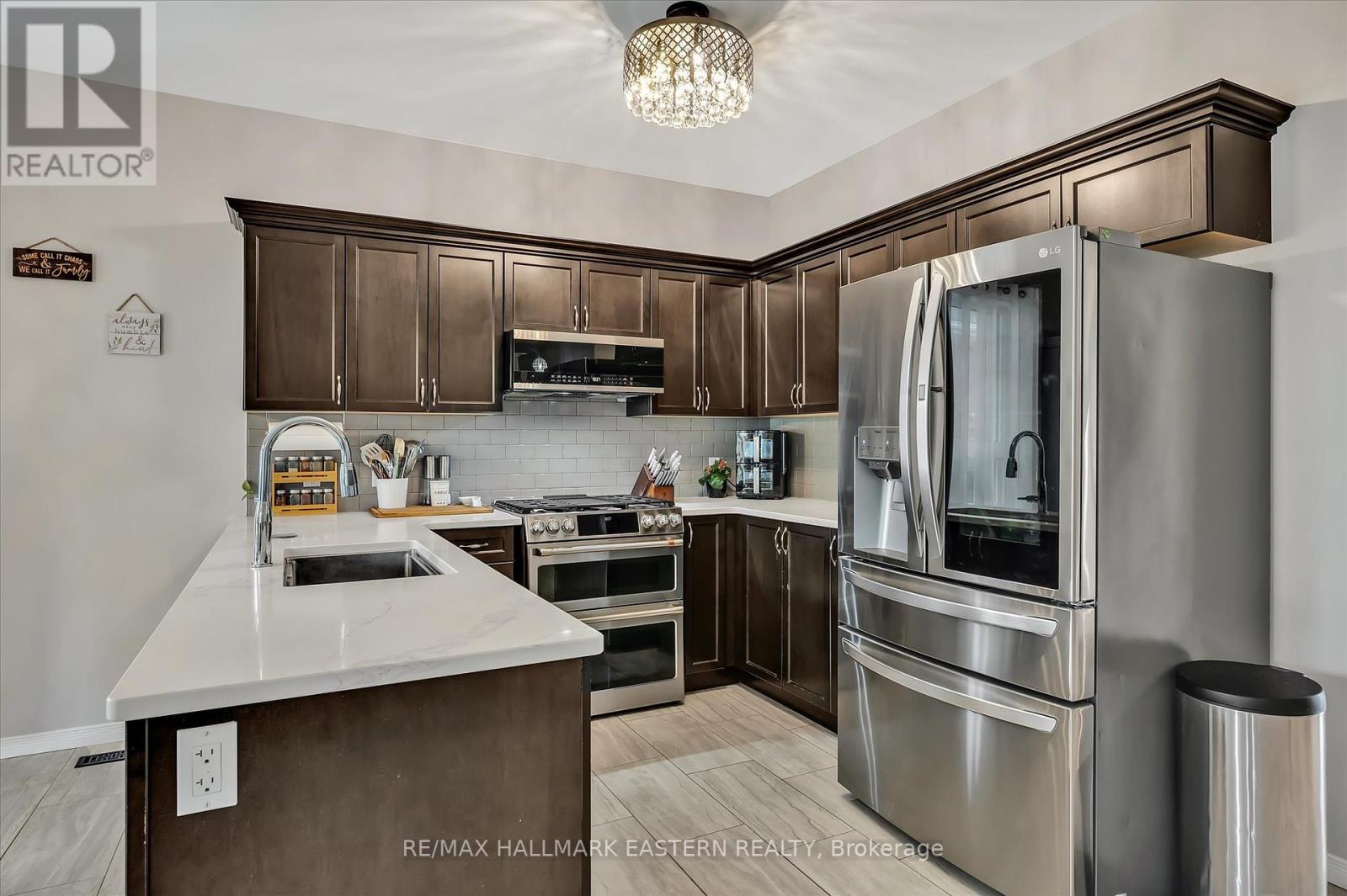 1787 Waddell Avenue, Peterborough West (South), Ontario  K9K 2G5 - Photo 3 - X12251652