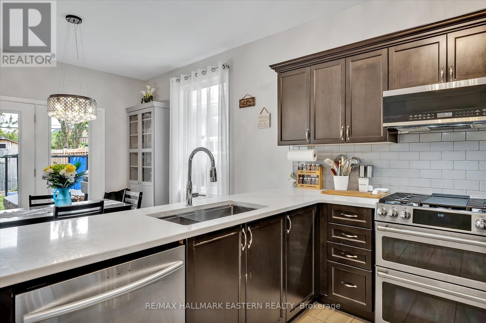 1787 Waddell Avenue, Peterborough West (South), Ontario  K9K 2G5 - Photo 4 - X12251652