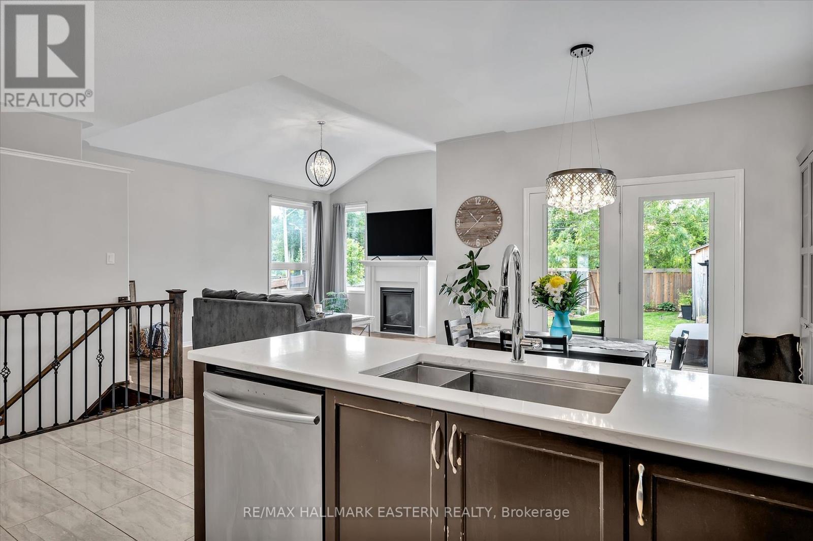 1787 Waddell Avenue, Peterborough West (South), Ontario  K9K 2G5 - Photo 5 - X12251652