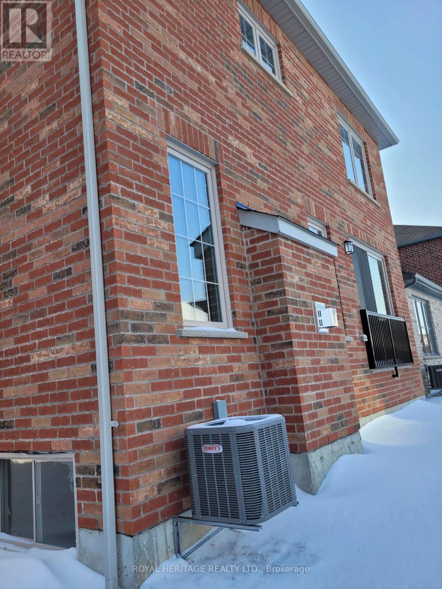 426 Melling Avenue, Peterborough North (North), Ontario  K9H 0J2 - Photo 3 - X12252051