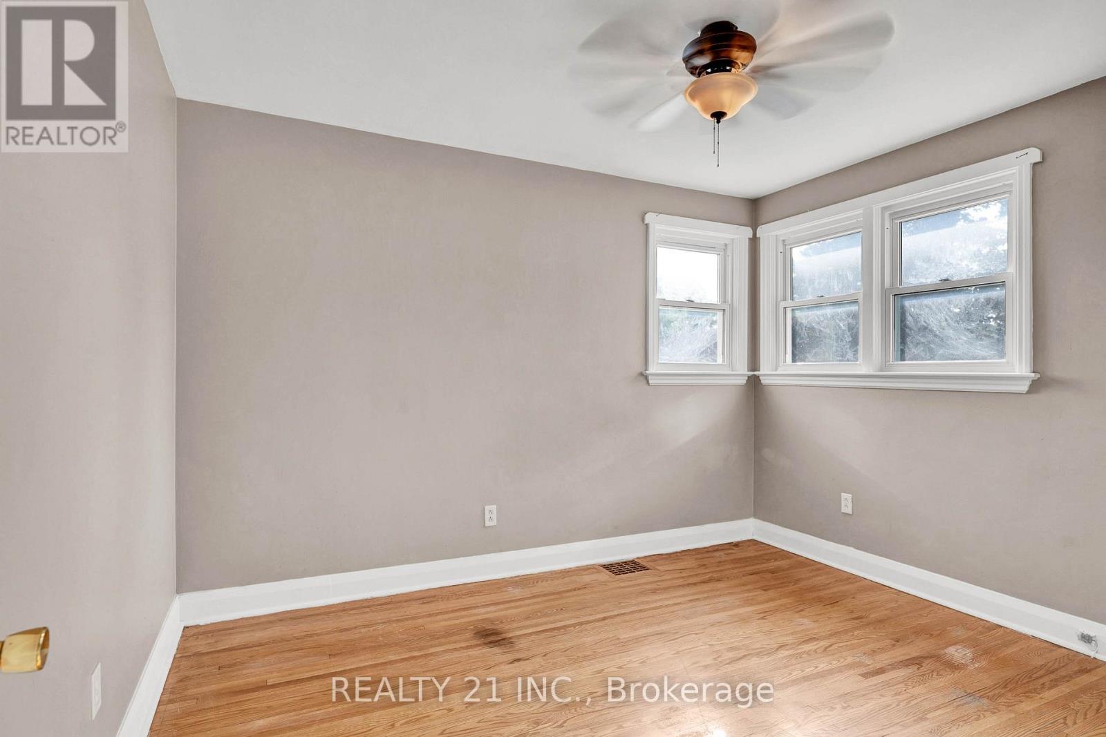 160 Elizabeth Avenue, Peterborough North (South), Ontario  K9H 5E3 - Photo 15 - X12252086