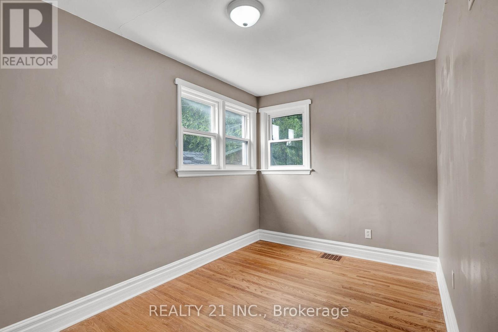 160 Elizabeth Avenue, Peterborough North (South), Ontario  K9H 5E3 - Photo 17 - X12252086