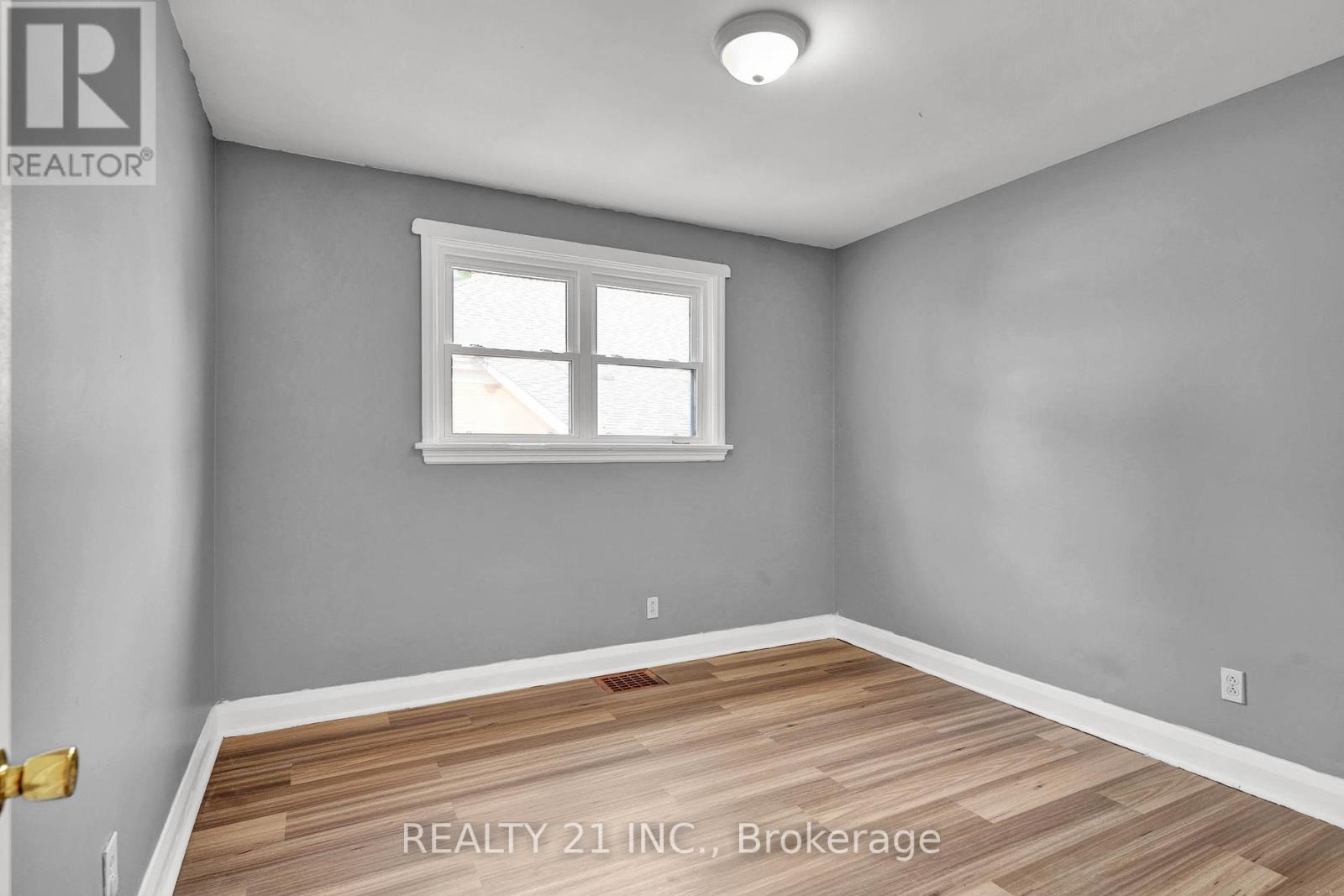 160 Elizabeth Avenue, Peterborough North (South), Ontario  K9H 5E3 - Photo 19 - X12252086