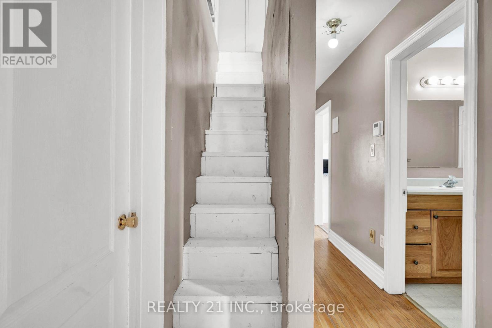 160 Elizabeth Avenue, Peterborough North (South), Ontario  K9H 5E3 - Photo 22 - X12252086