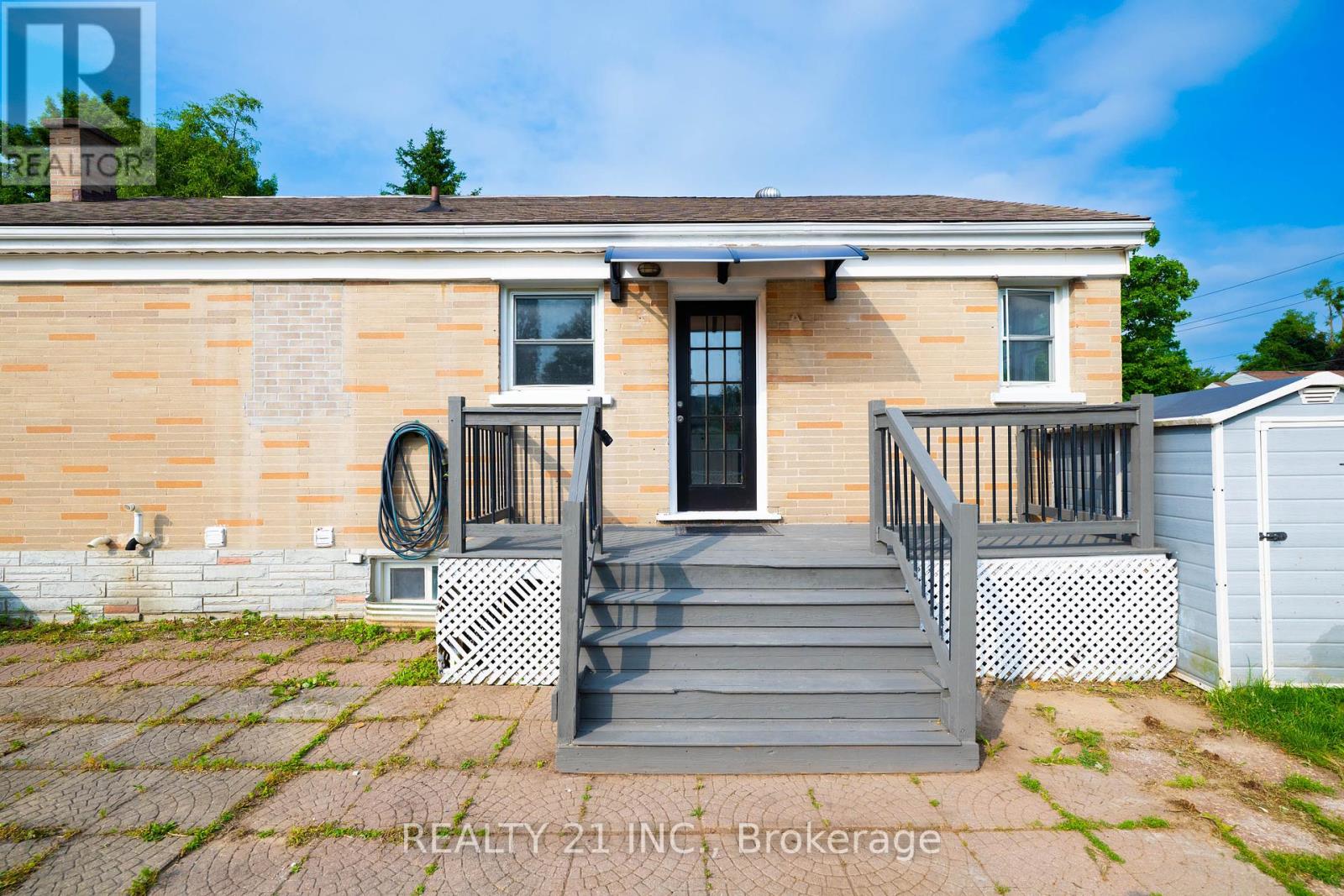 160 Elizabeth Avenue, Peterborough North (South), Ontario  K9H 5E3 - Photo 5 - X12252086