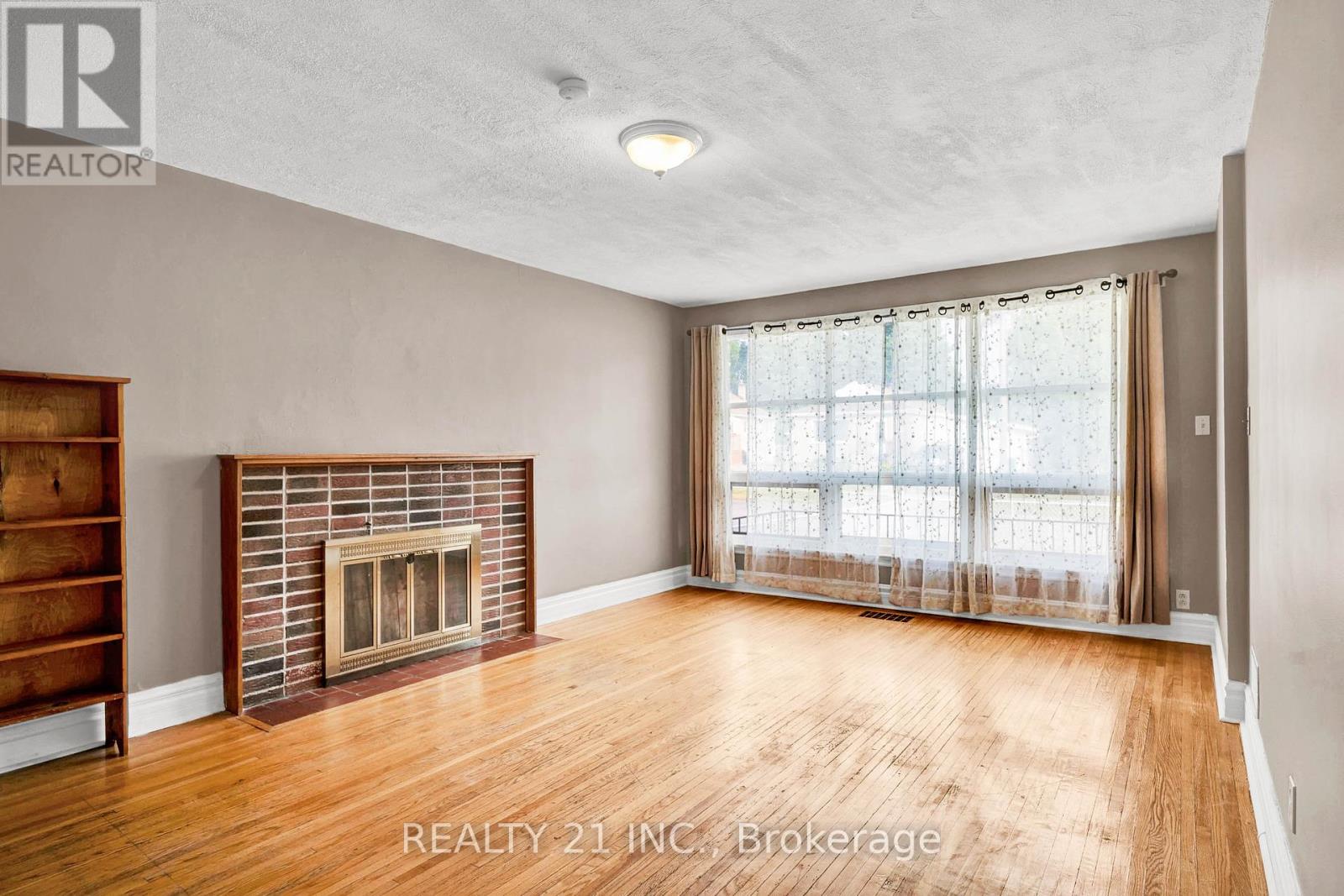 160 Elizabeth Avenue, Peterborough North (South), Ontario  K9H 5E3 - Photo 6 - X12252086