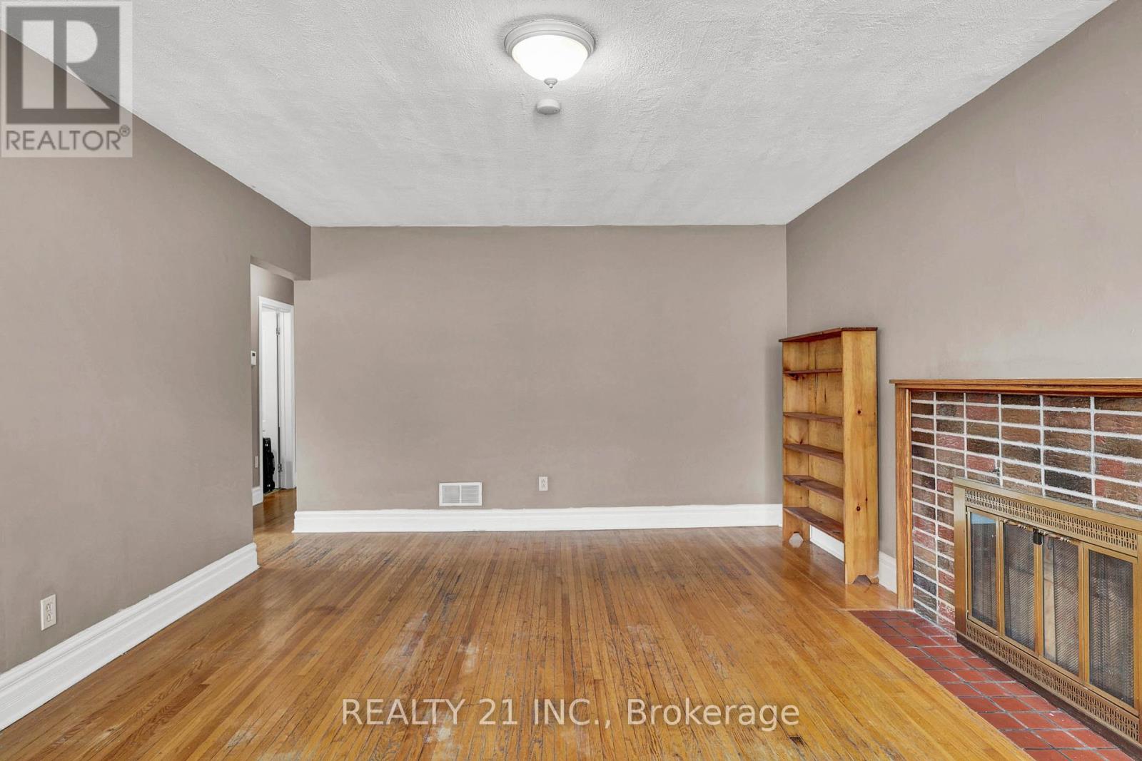 160 Elizabeth Avenue, Peterborough North (South), Ontario  K9H 5E3 - Photo 7 - X12252086
