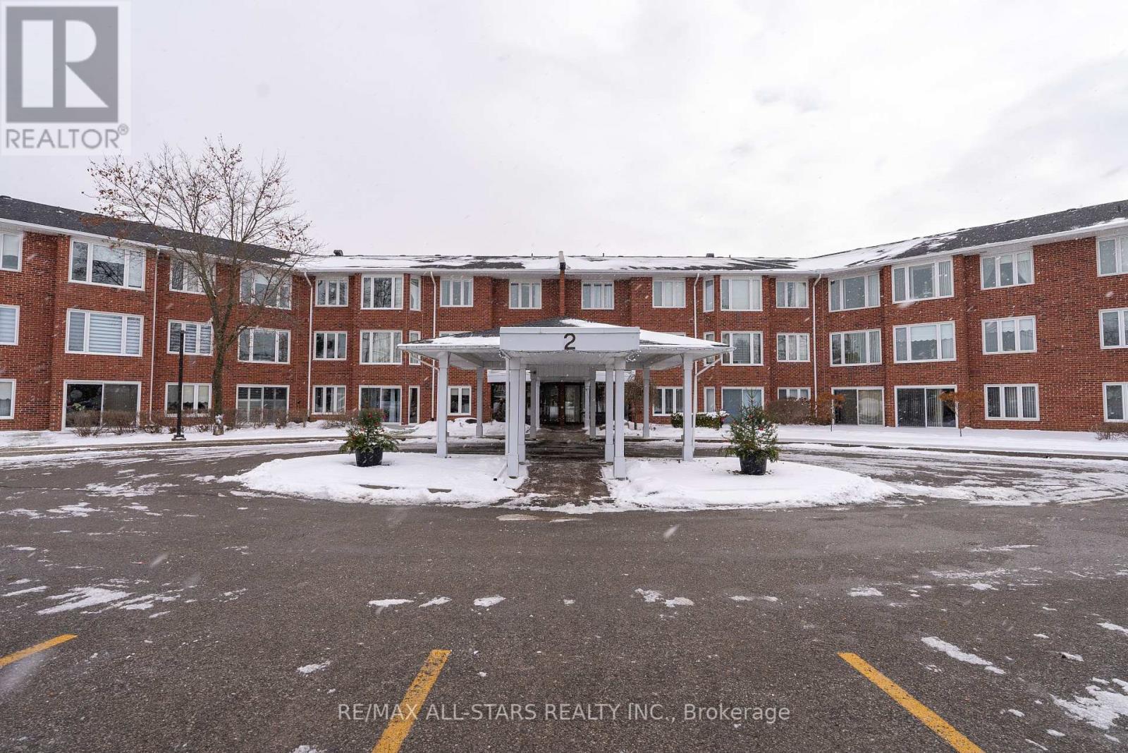 208 - 2 Heritage Way, Kawartha Lakes (Lindsay), Ontario  K9V 5P5 - Photo 2 - X12252780