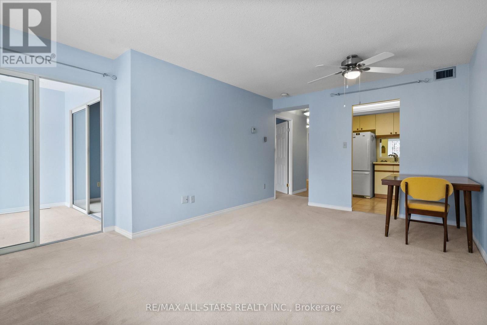 208 - 2 Heritage Way, Kawartha Lakes (Lindsay), Ontario  K9V 5P5 - Photo 8 - X12252780