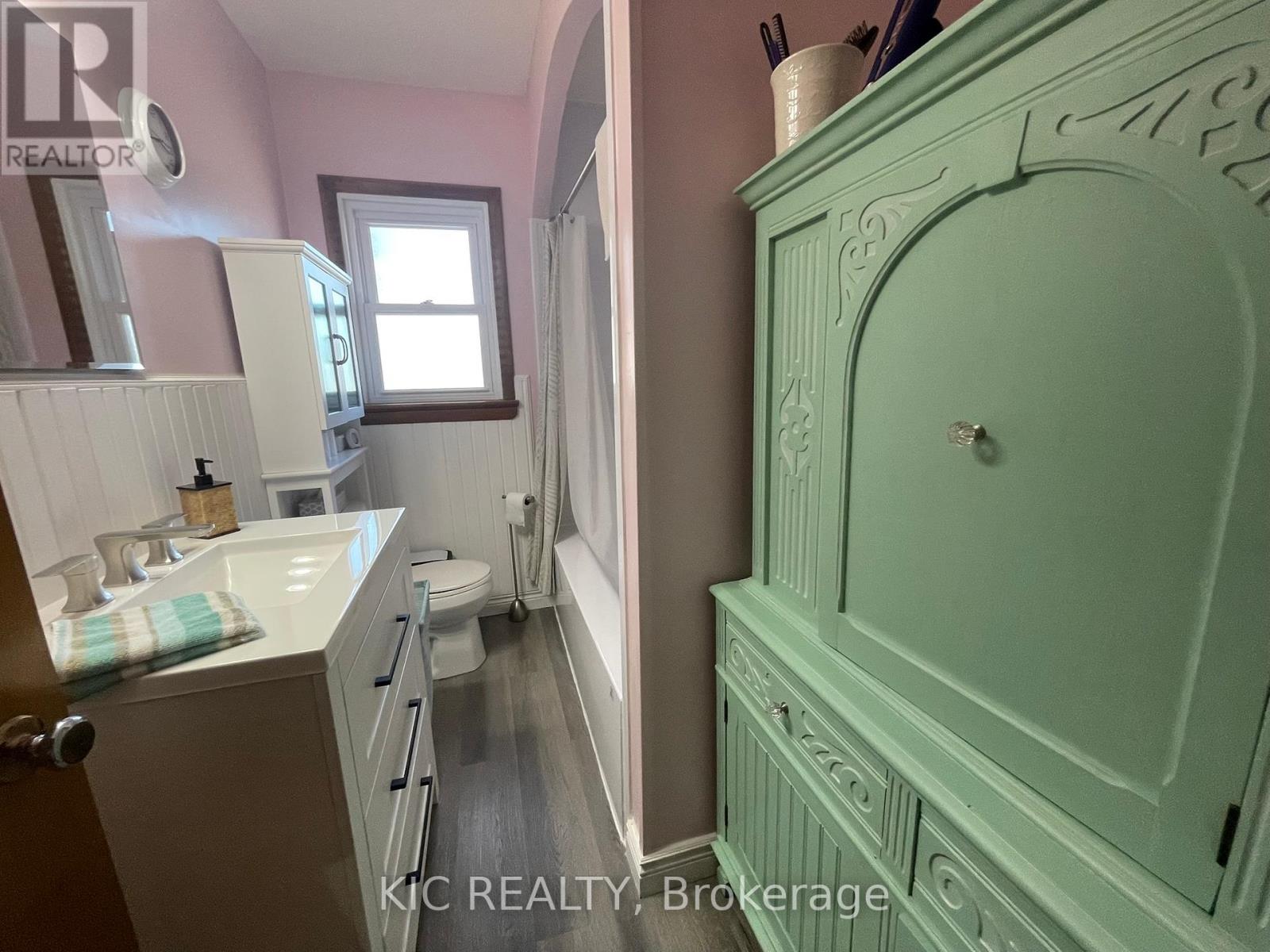 84 Doxsee Avenue N, Trent Hills (Campbellford), Ontario  K0L 1L0 - Photo 12 - X12252853