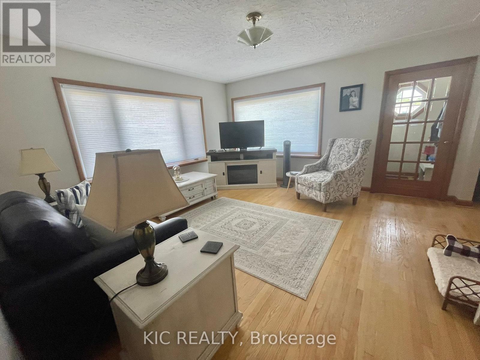 84 Doxsee Avenue N, Trent Hills (Campbellford), Ontario  K0L 1L0 - Photo 3 - X12252853