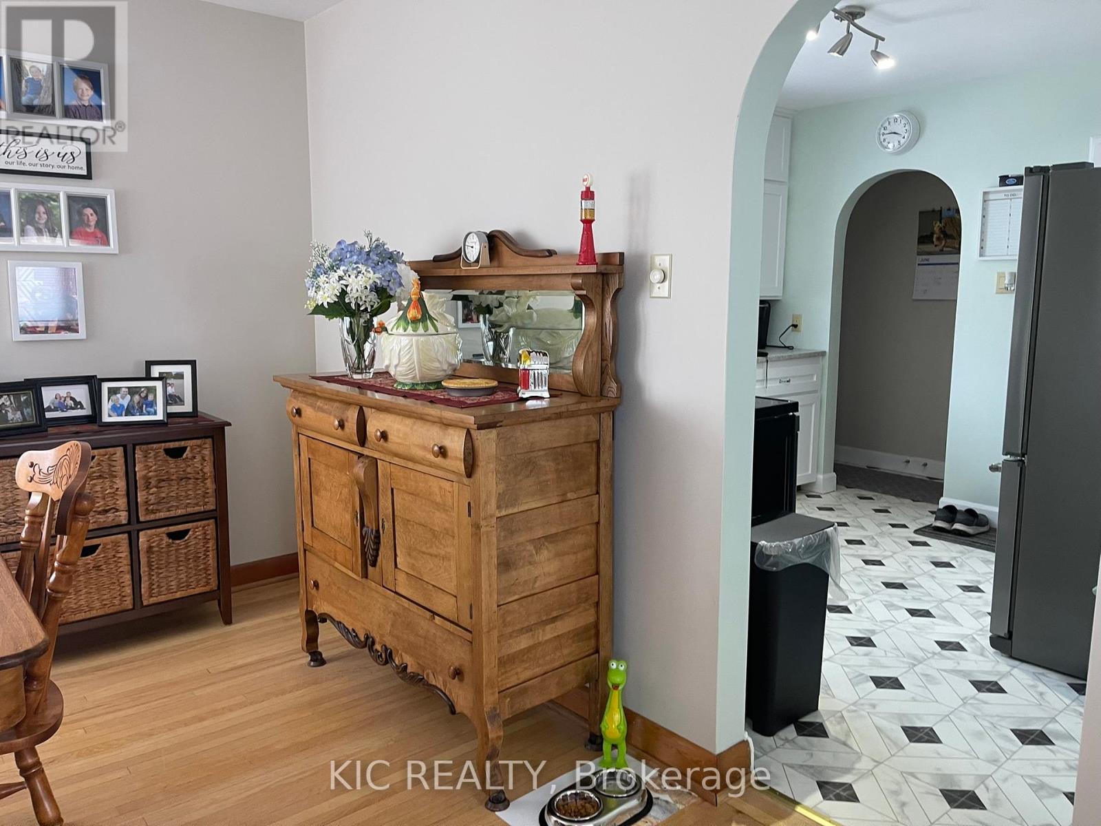 84 Doxsee Avenue N, Trent Hills (Campbellford), Ontario  K0L 1L0 - Photo 7 - X12252853