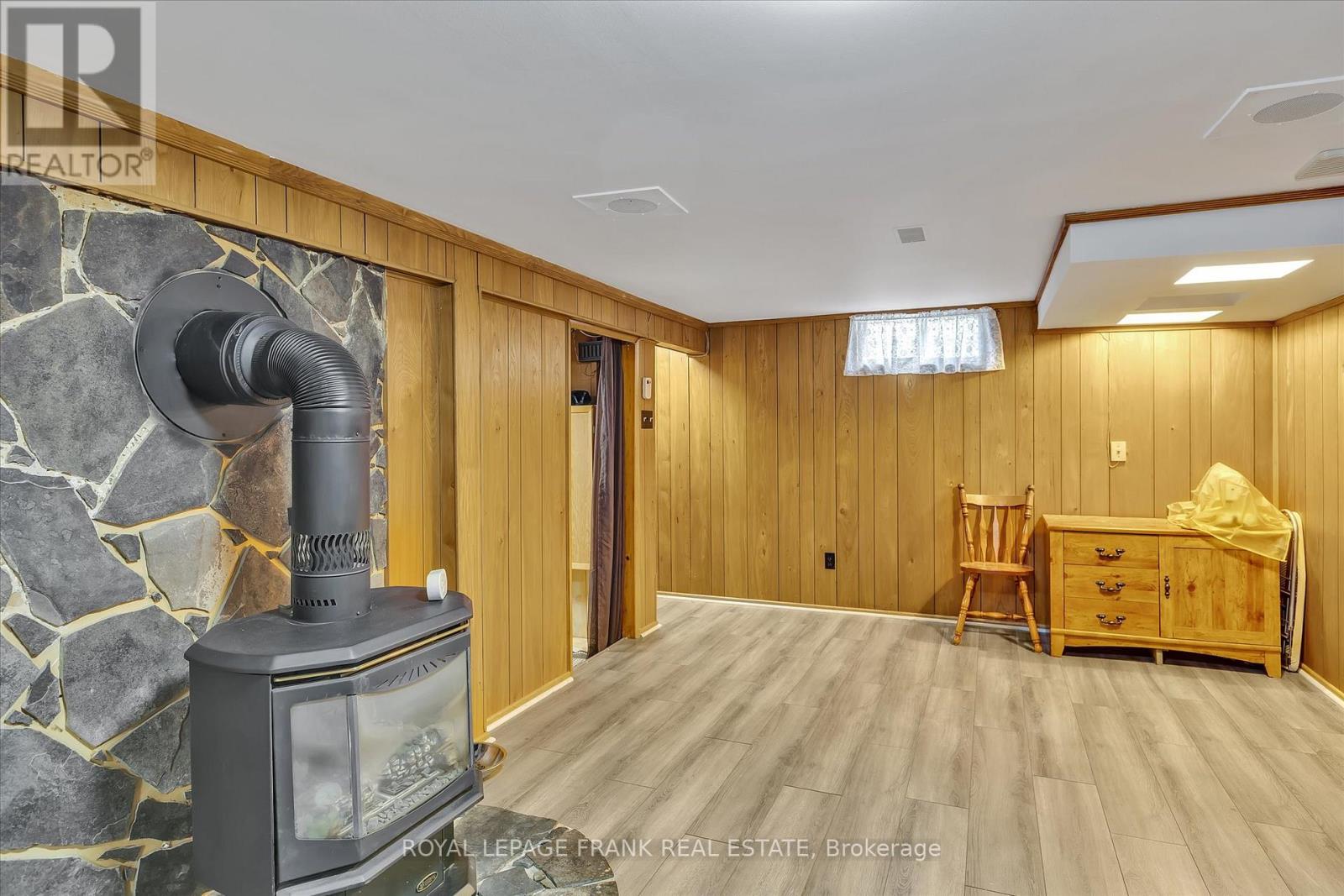 689 Hawley Street, Peterborough South (West), Ontario  K9J 4C7 - Photo 24 - X12252884