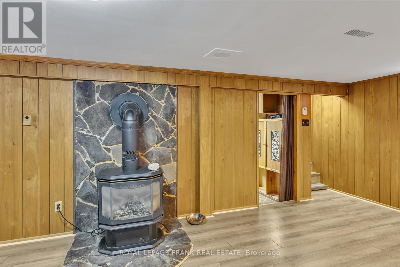689 Hawley Street, Peterborough South (West), Ontario  K9J 4C7 - Photo 25 - X12252884