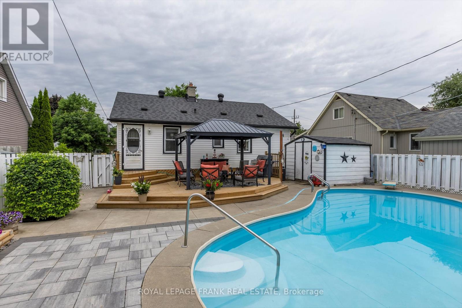 689 Hawley Street, Peterborough South (West), Ontario  K9J 4C7 - Photo 33 - X12252884