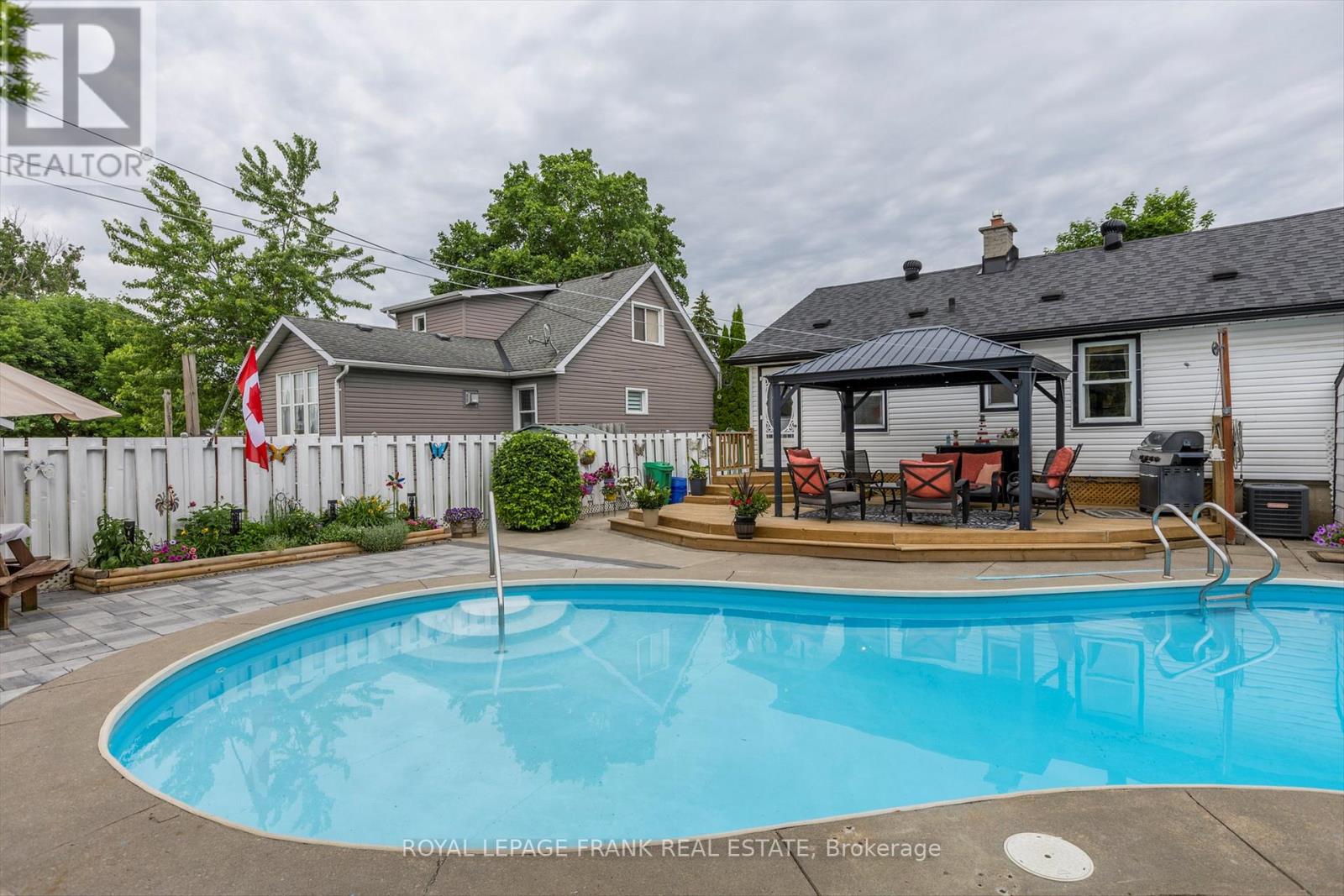 689 Hawley Street, Peterborough South (West), Ontario  K9J 4C7 - Photo 42 - X12252884