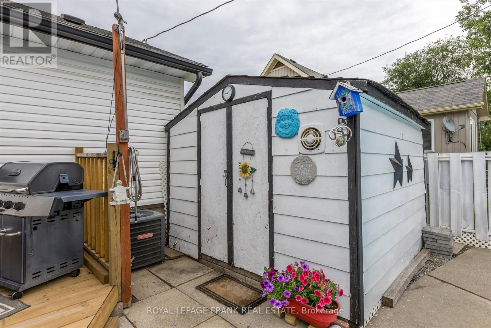 689 Hawley Street, Peterborough South (West), Ontario  K9J 4C7 - Photo 45 - X12252884