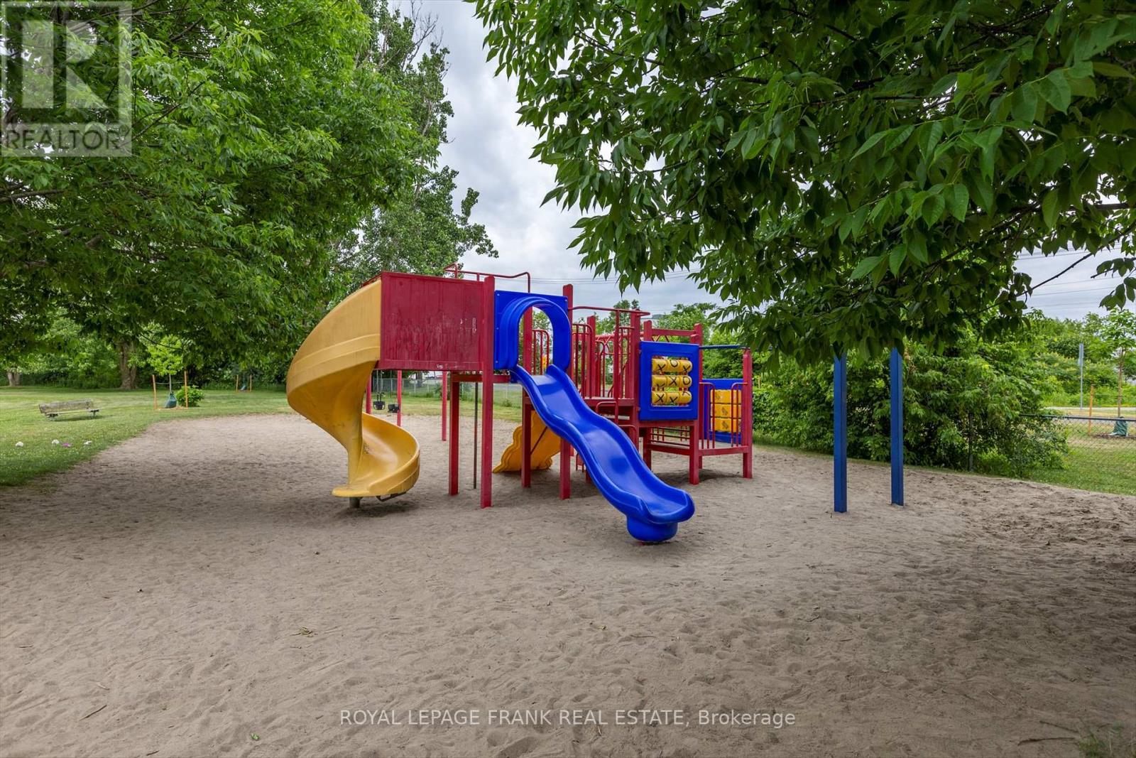 689 Hawley Street, Peterborough South (West), Ontario  K9J 4C7 - Photo 48 - X12252884
