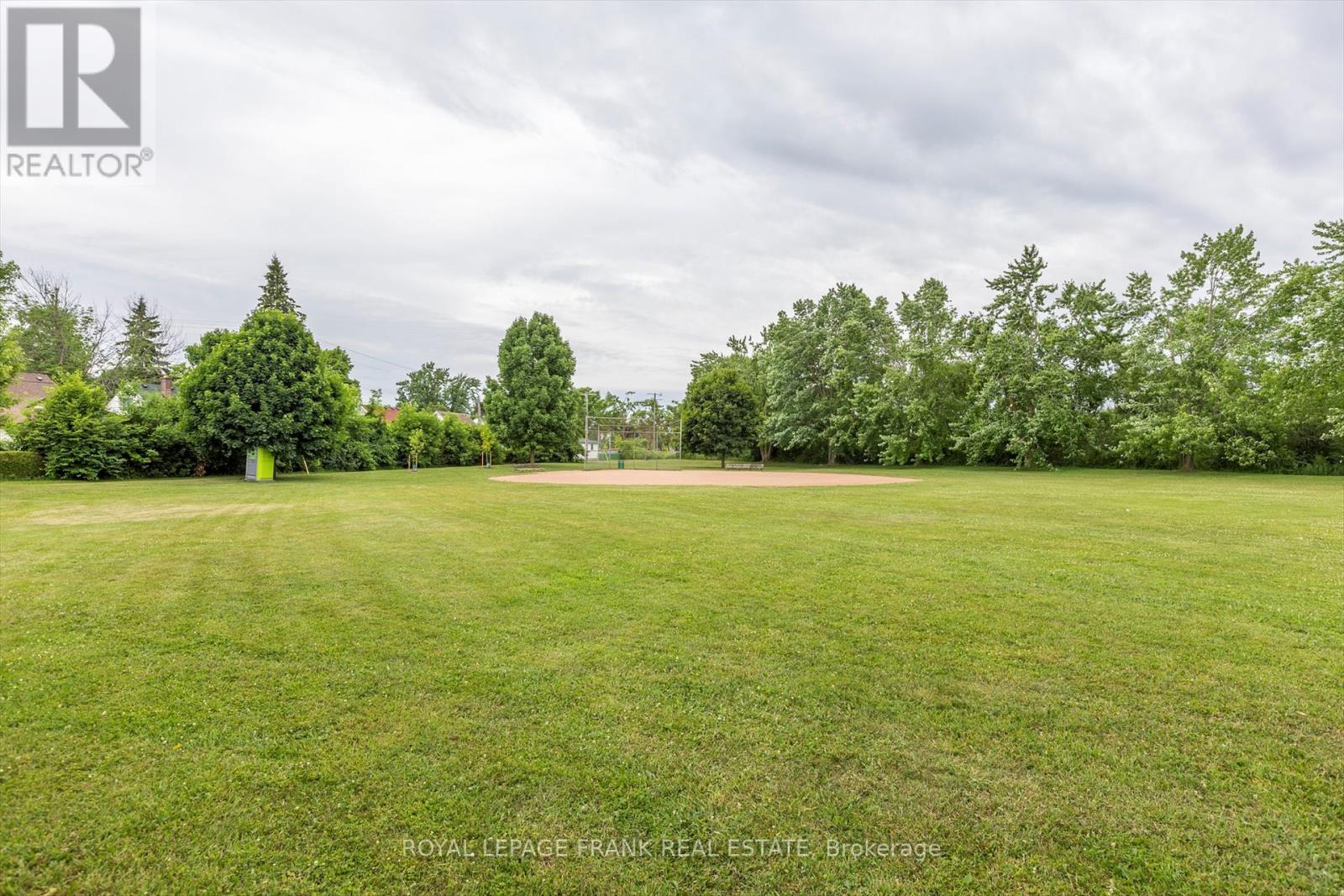689 Hawley Street, Peterborough South (West), Ontario  K9J 4C7 - Photo 50 - X12252884