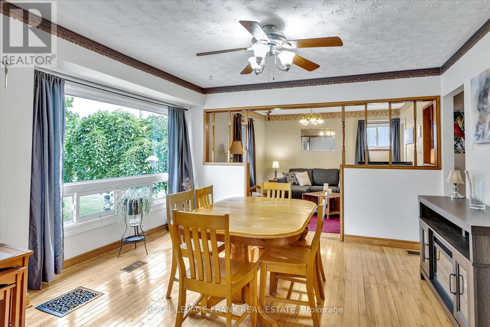 689 Hawley Street, Peterborough South (West), Ontario  K9J 4C7 - Photo 8 - X12252884