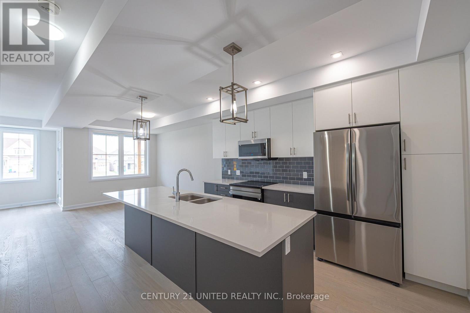 315 Mullighan Gardens, Peterborough North (North), Ontario  K9K 0H2 - Photo 6 - X12242175