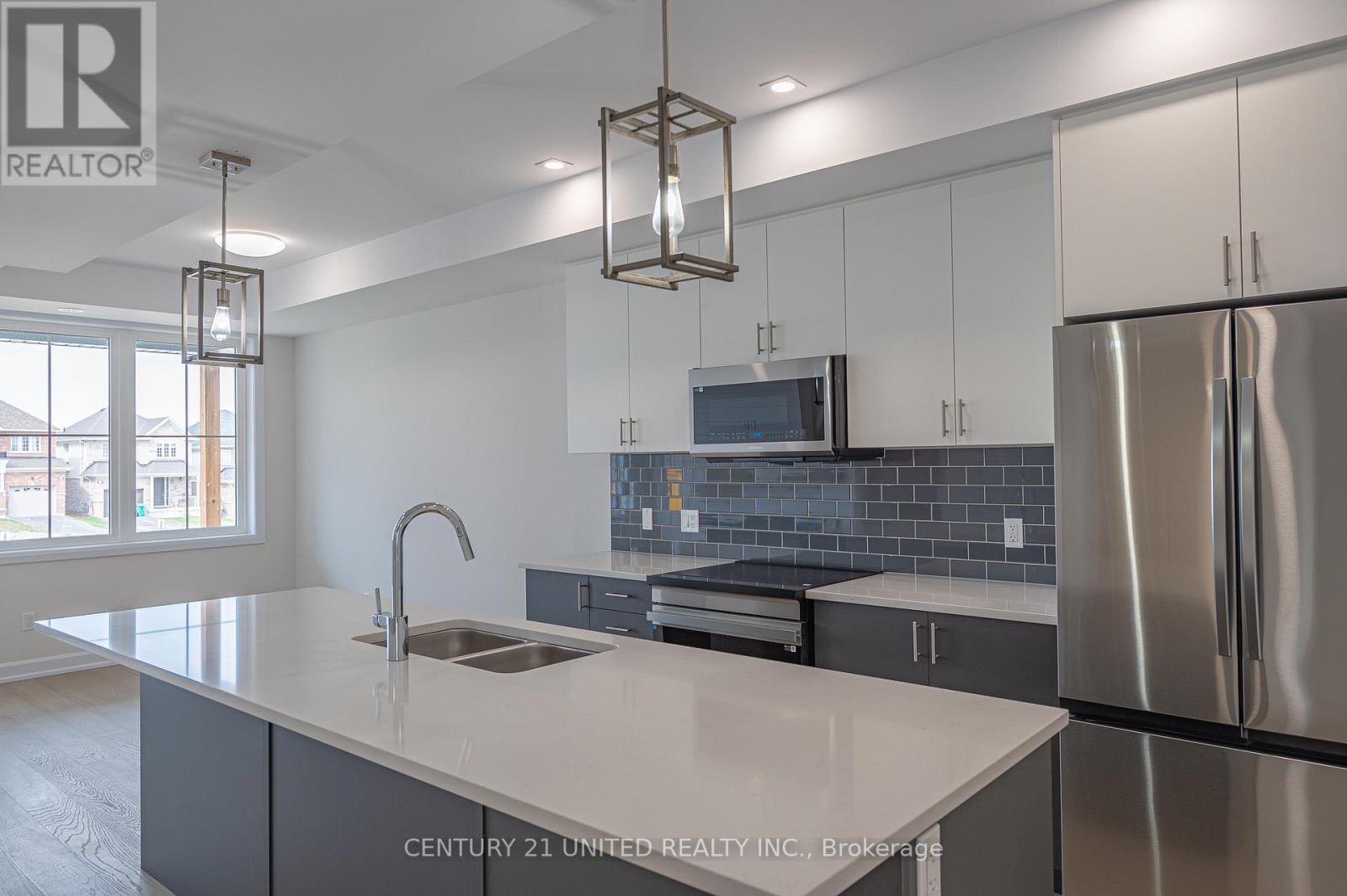 315 Mullighan Gardens, Peterborough North (North), Ontario  K9K 0H2 - Photo 7 - X12242175