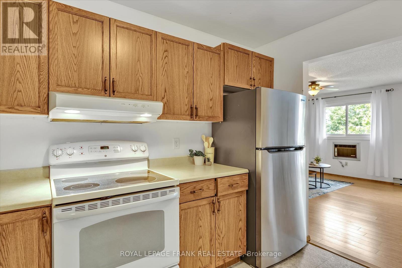 201 - 2406 Mountland Drive, Peterborough West (Central), Ontario  K9K 2E1 - Photo 13 - X12253086