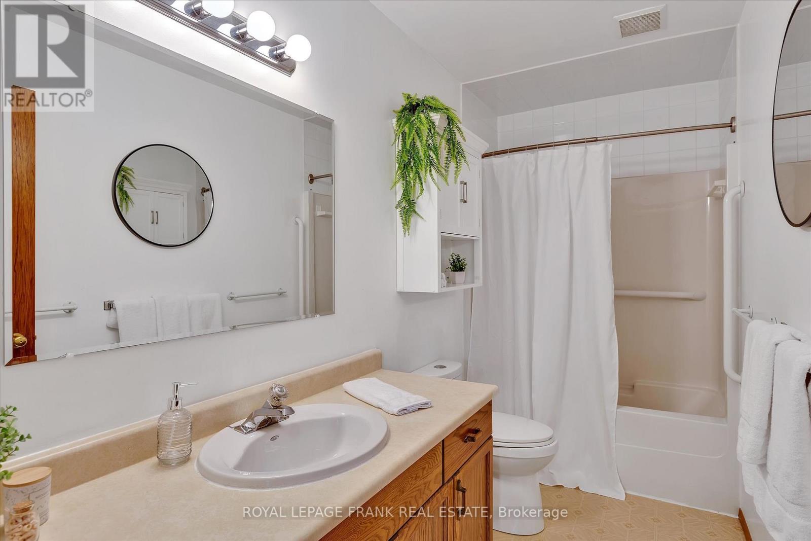 201 - 2406 Mountland Drive, Peterborough West (Central), Ontario  K9K 2E1 - Photo 19 - X12253086