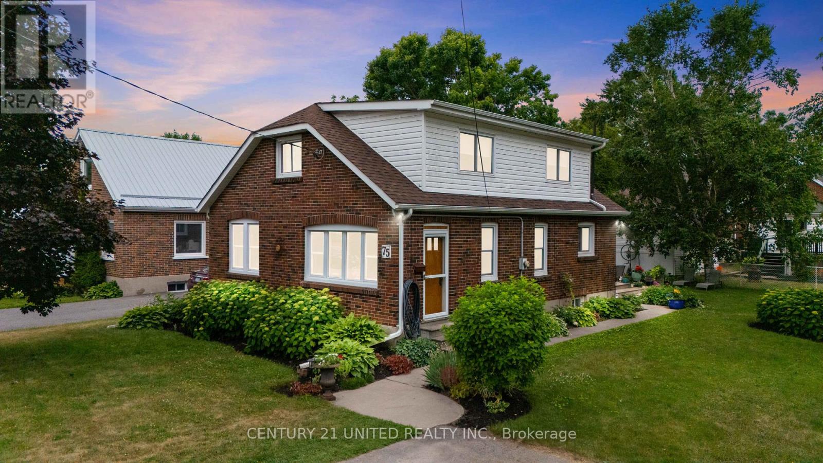 75 Lynch Street, Peterborough Central (South), Ontario  K9J 5B1 - Photo 1 - X12253267