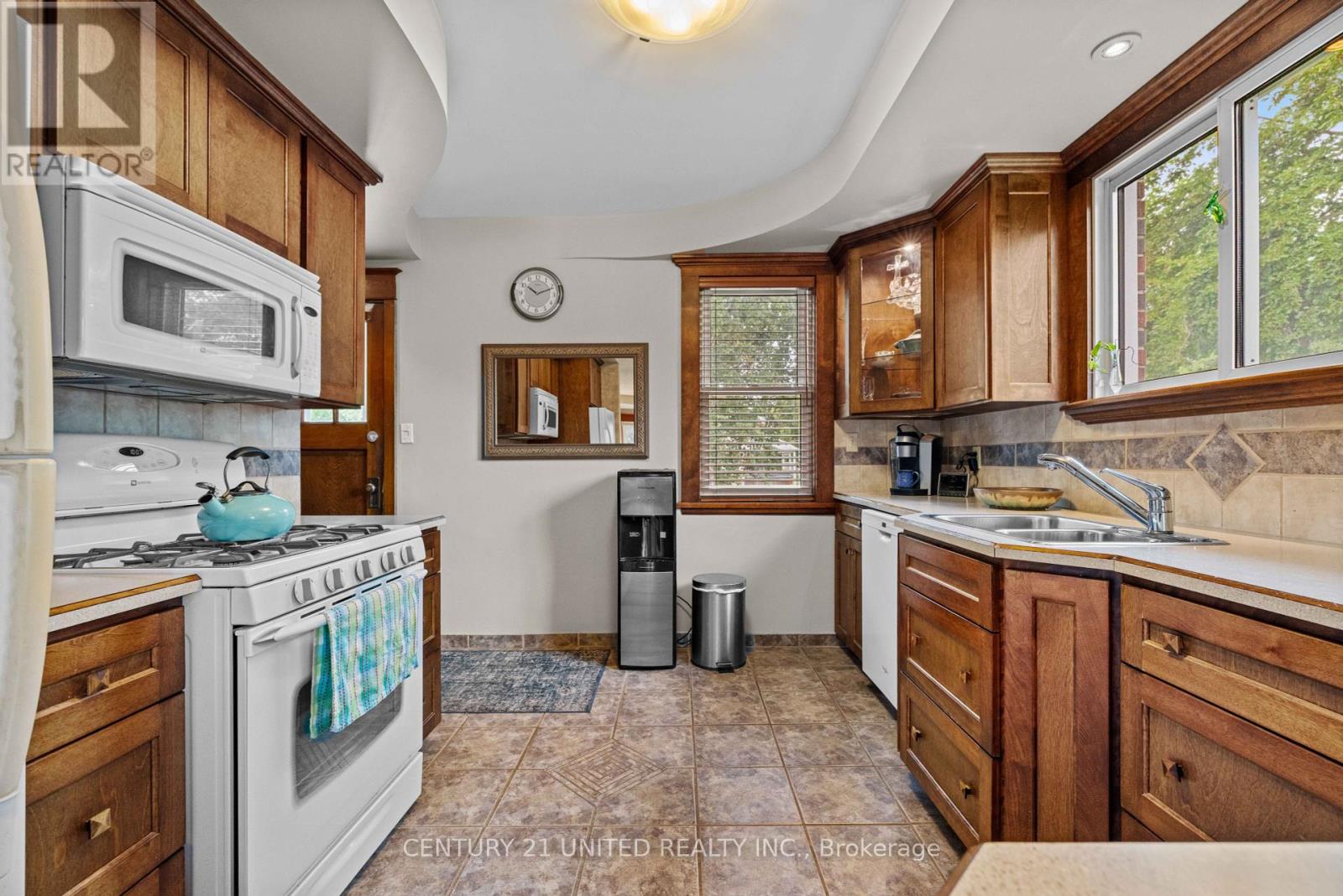 75 Lynch Street, Peterborough Central (South), Ontario  K9J 5B1 - Photo 11 - X12253267