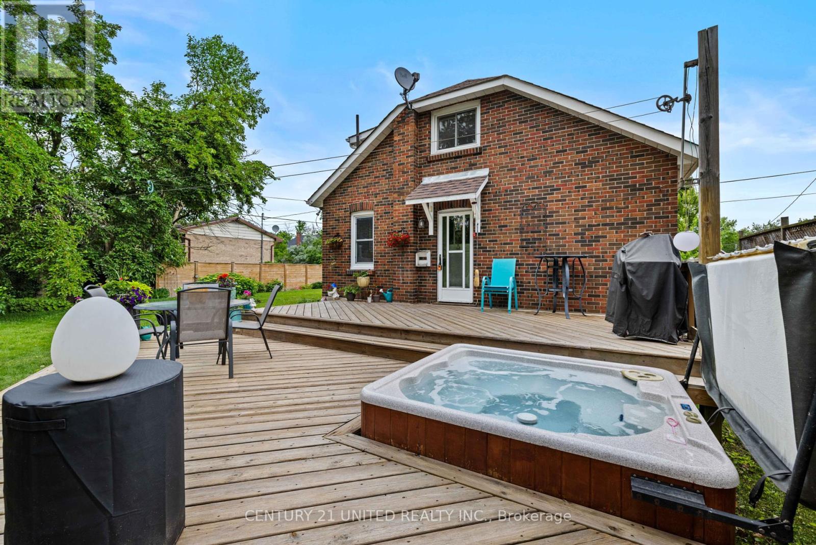 75 Lynch Street, Peterborough Central (South), Ontario  K9J 5B1 - Photo 5 - X12253267