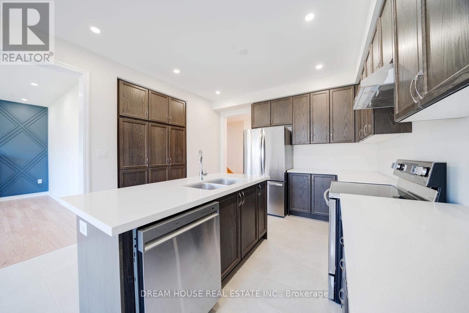 11 Northrop Avenue, Clarington (Newcastle), Ontario  L1B 0W6 - Photo 11 - E12253278