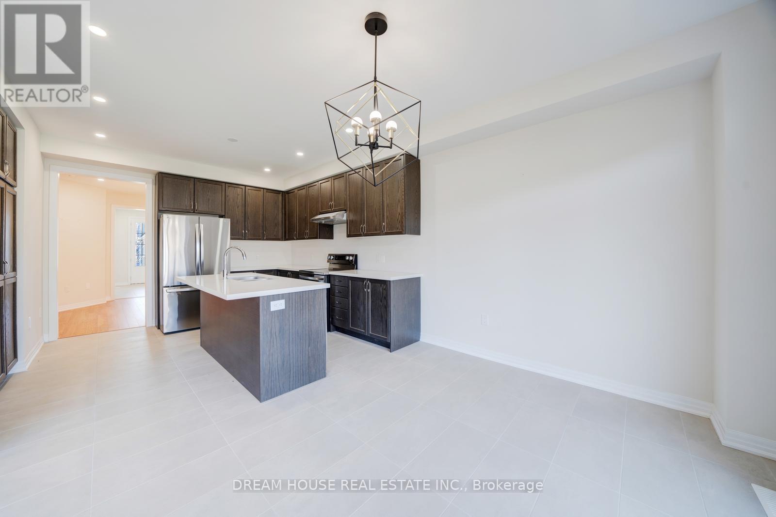 11 Northrop Avenue, Clarington (Newcastle), Ontario  L1B 0W6 - Photo 13 - E12253278