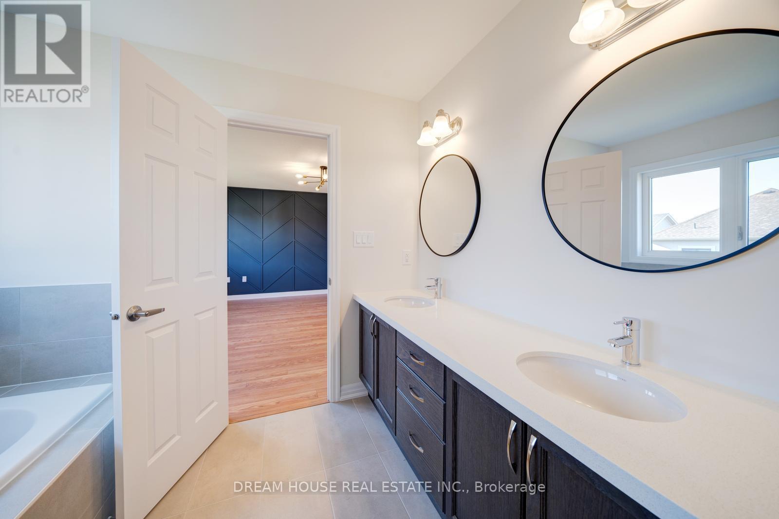 11 Northrop Avenue, Clarington (Newcastle), Ontario  L1B 0W6 - Photo 23 - E12253278