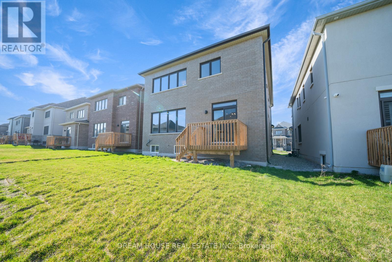 11 Northrop Avenue, Clarington (Newcastle), Ontario  L1B 0W6 - Photo 36 - E12253278
