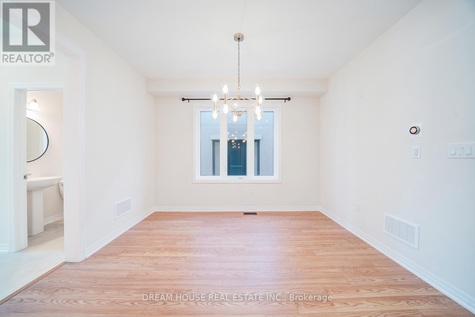 11 Northrop Avenue, Clarington (Newcastle), Ontario  L1B 0W6 - Photo 6 - E12253278