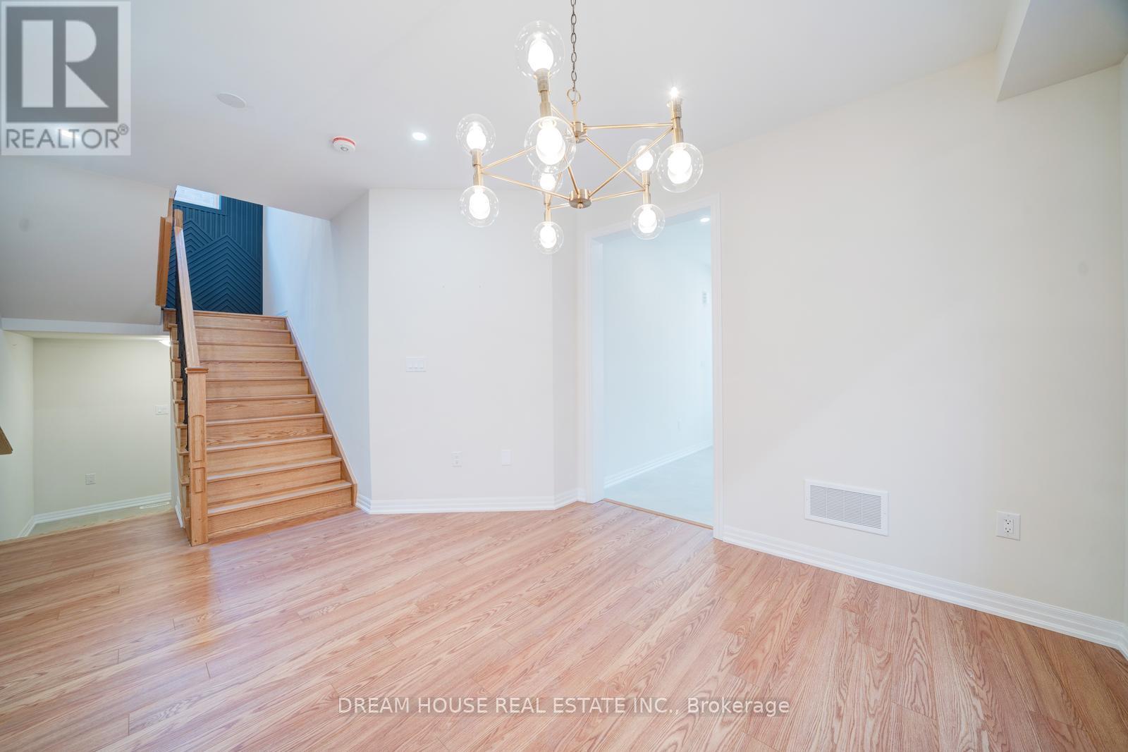11 Northrop Avenue, Clarington (Newcastle), Ontario  L1B 0W6 - Photo 7 - E12253278