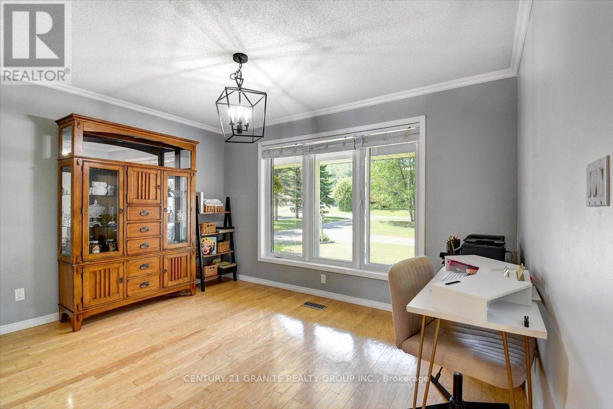39 Golfview Drive, Bancroft (Bancroft Ward), Ontario  K0L 1C0 - Photo 10 - X12253599