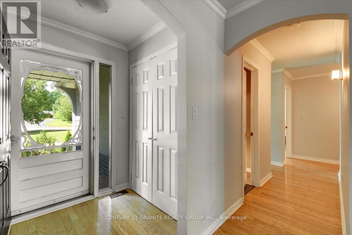 39 Golfview Drive, Bancroft (Bancroft Ward), Ontario  K0L 1C0 - Photo 11 - X12253599