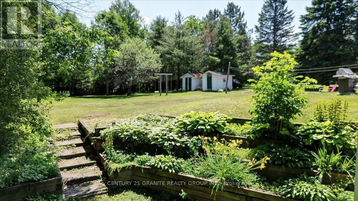 39 Golfview Drive, Bancroft (Bancroft Ward), Ontario  K0L 1C0 - Photo 3 - X12253599