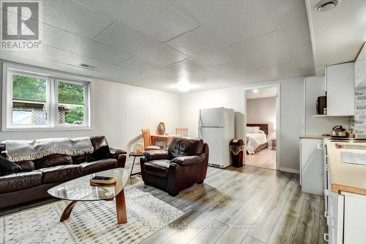 39 Golfview Drive, Bancroft (Bancroft Ward), Ontario  K0L 1C0 - Photo 33 - X12253599