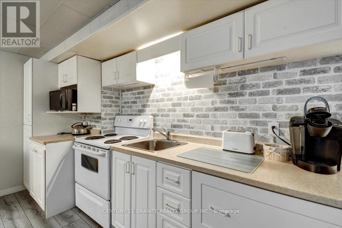 39 Golfview Drive, Bancroft (Bancroft Ward), Ontario  K0L 1C0 - Photo 34 - X12253599