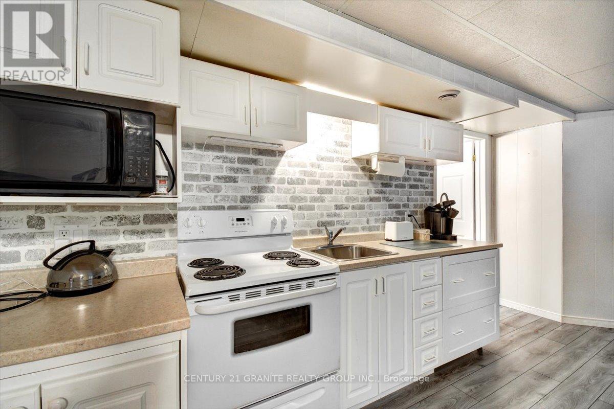 39 Golfview Drive, Bancroft (Bancroft Ward), Ontario  K0L 1C0 - Photo 35 - X12253599