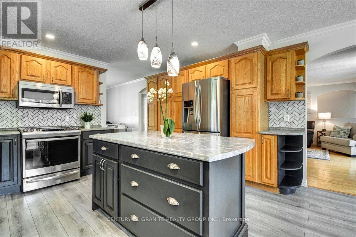 39 Golfview Drive, Bancroft (Bancroft Ward), Ontario  K0L 1C0 - Photo 7 - X12253599
