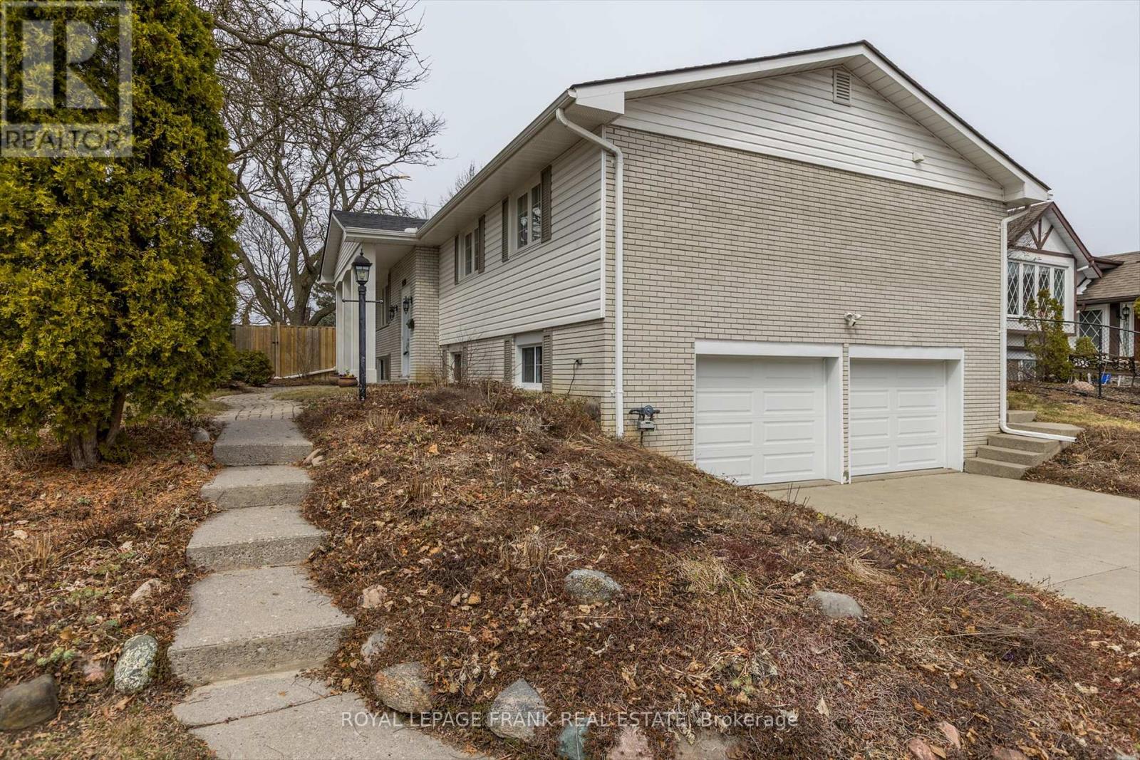 1690 Pinehill Drive, Peterborough West (North), Ontario  K9J 7G4 - Photo 36 - X12253785