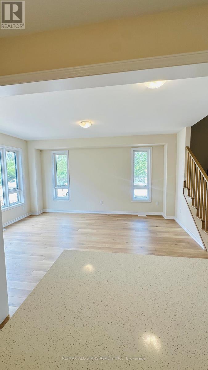 170 Alcorn Drive, Kawartha Lakes (Lindsay), Ontario  K9V 5V7 - Photo 10 - X12254130