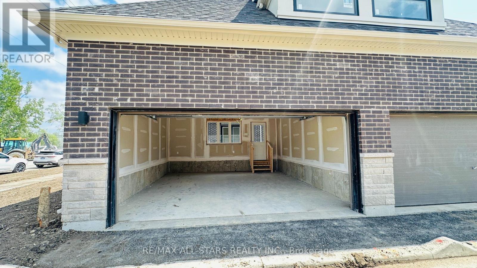170 Alcorn Drive, Kawartha Lakes (Lindsay), Ontario  K9V 5V7 - Photo 23 - X12254130